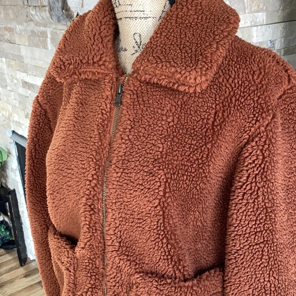 Elodie Nordstrom faux shearling rust brown, zip closure, pocket, collar jacket. - Picture 8 of 16